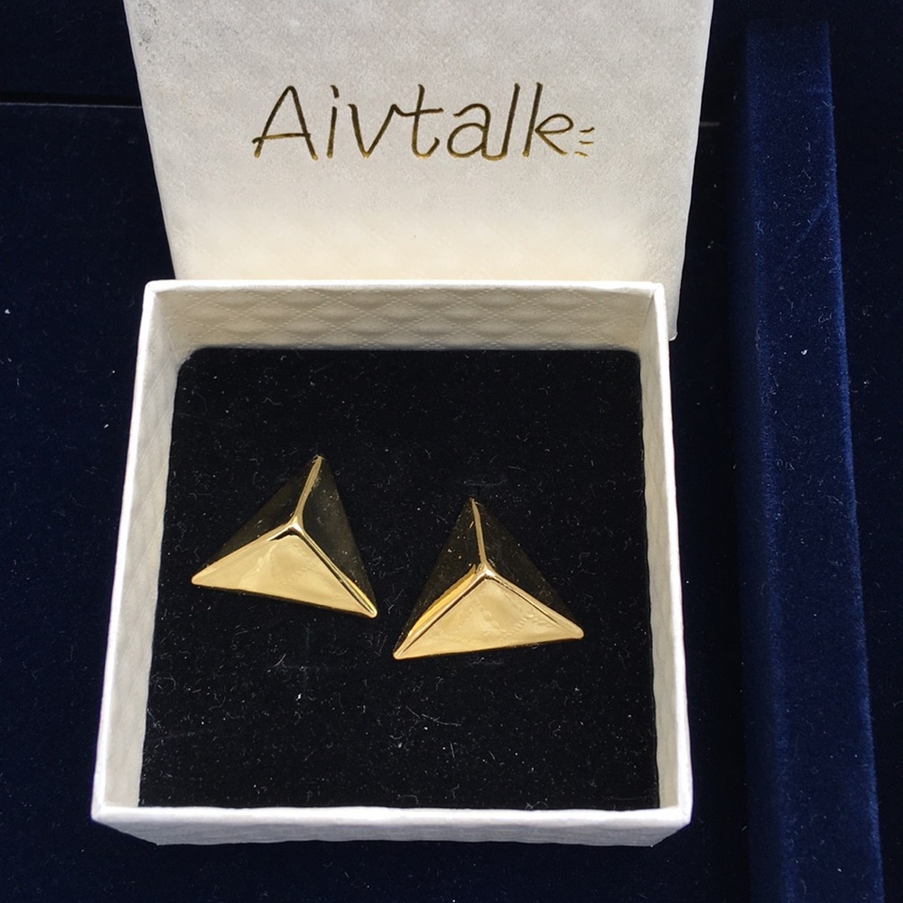 NWOT Gold Earrings